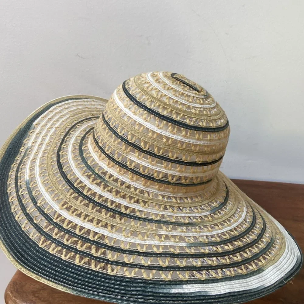 Stylish Wide Brim Striped Hat